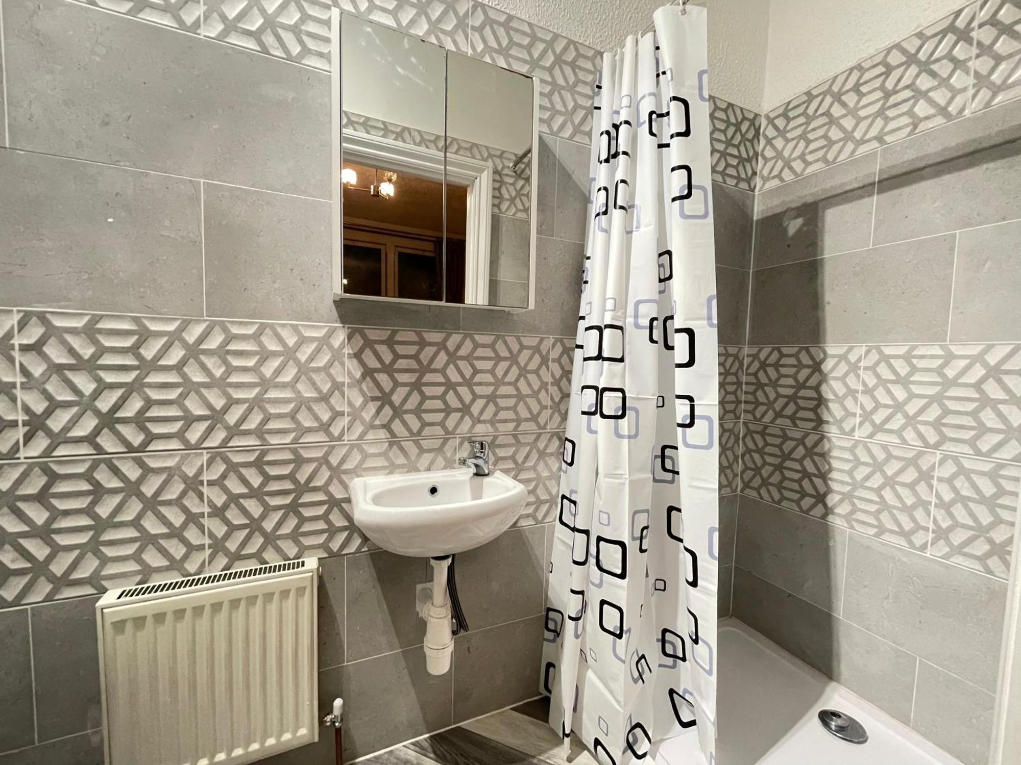 Room With Private Bathroom And Shared Kitchen Лондон Екстериор снимка